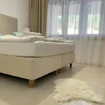Апартаменты The House Rogoznica Podglavica